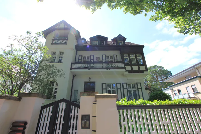 Wohnen in einer herrschaftlichen Villa – Erstbezug nach Sanierung in Berlin-Nikolassee! — photo 1